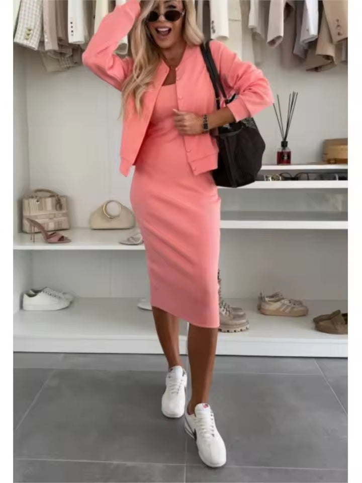 Lea Bergen™ | Midi kjole i ribbestrikk & bomberjakke sett