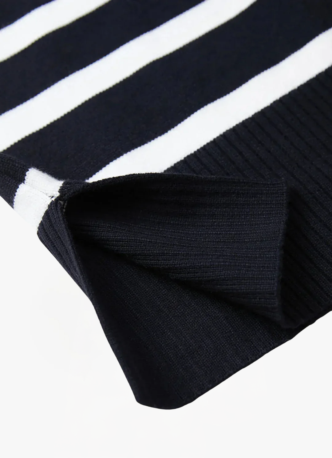 Lea Bergen™ | Komfortabel Stripete Høyhalset Genser