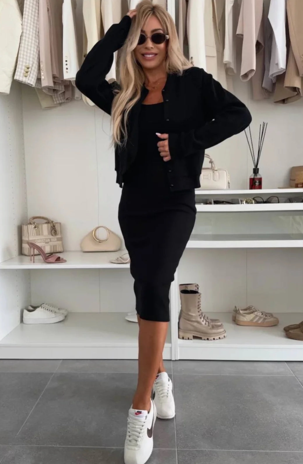 Lea Bergen™ | Midi kjole i ribbestrikk & bomberjakke sett